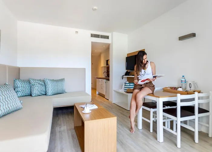 Houm Plaza Son Rigo Apartahotel 4*